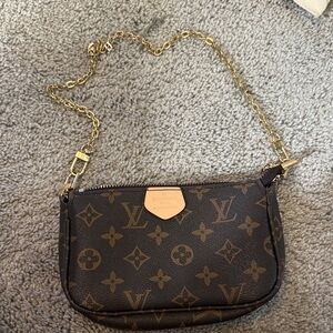 Faux louis vuitton pochette